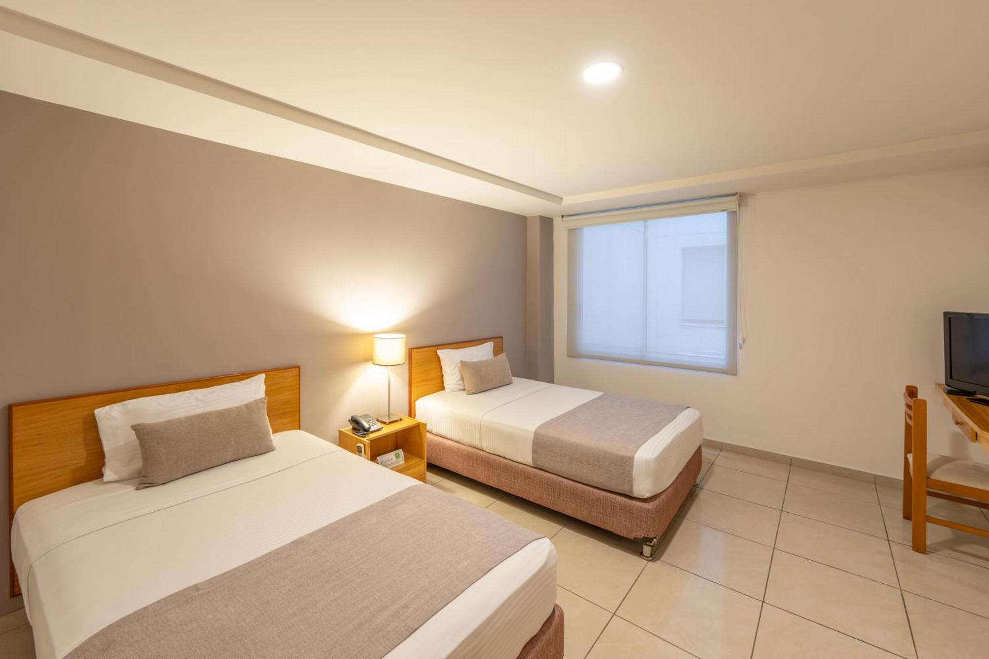Hotel Basic Ms Centenario Cali